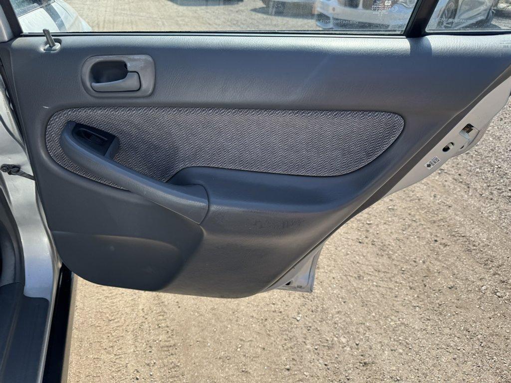 1997 Silver /Grey Honda Civic (2HGEJ6679VH) with an 1.6l I-4 EFI Sohc 1.6l engine, Automatic transmission, located at 745 East Steele Rd., West Columbia, SC, 29170, (803) 755-9148, 33.927212, -81.148483 - Photo#19