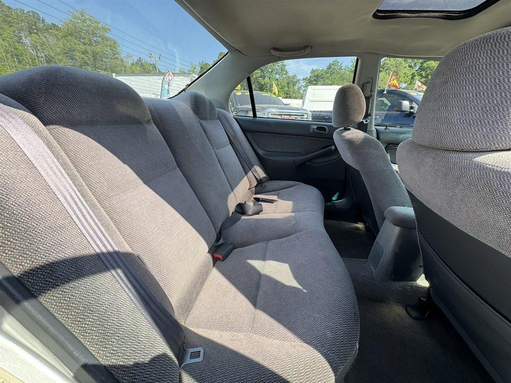 1997 Silver /Grey Honda Civic (2HGEJ6679VH) with an 1.6l I-4 EFI Sohc 1.6l engine, Automatic transmission, located at 745 East Steele Rd., West Columbia, SC, 29170, (803) 755-9148, 33.927212, -81.148483 - Photo#20