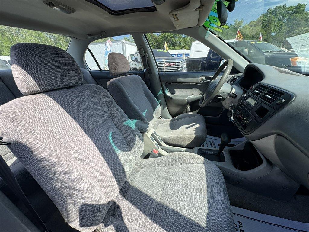 1997 Silver /Grey Honda Civic (2HGEJ6679VH) with an 1.6l I-4 EFI Sohc 1.6l engine, Automatic transmission, located at 745 East Steele Rd., West Columbia, SC, 29170, (803) 755-9148, 33.927212, -81.148483 - Photo#22