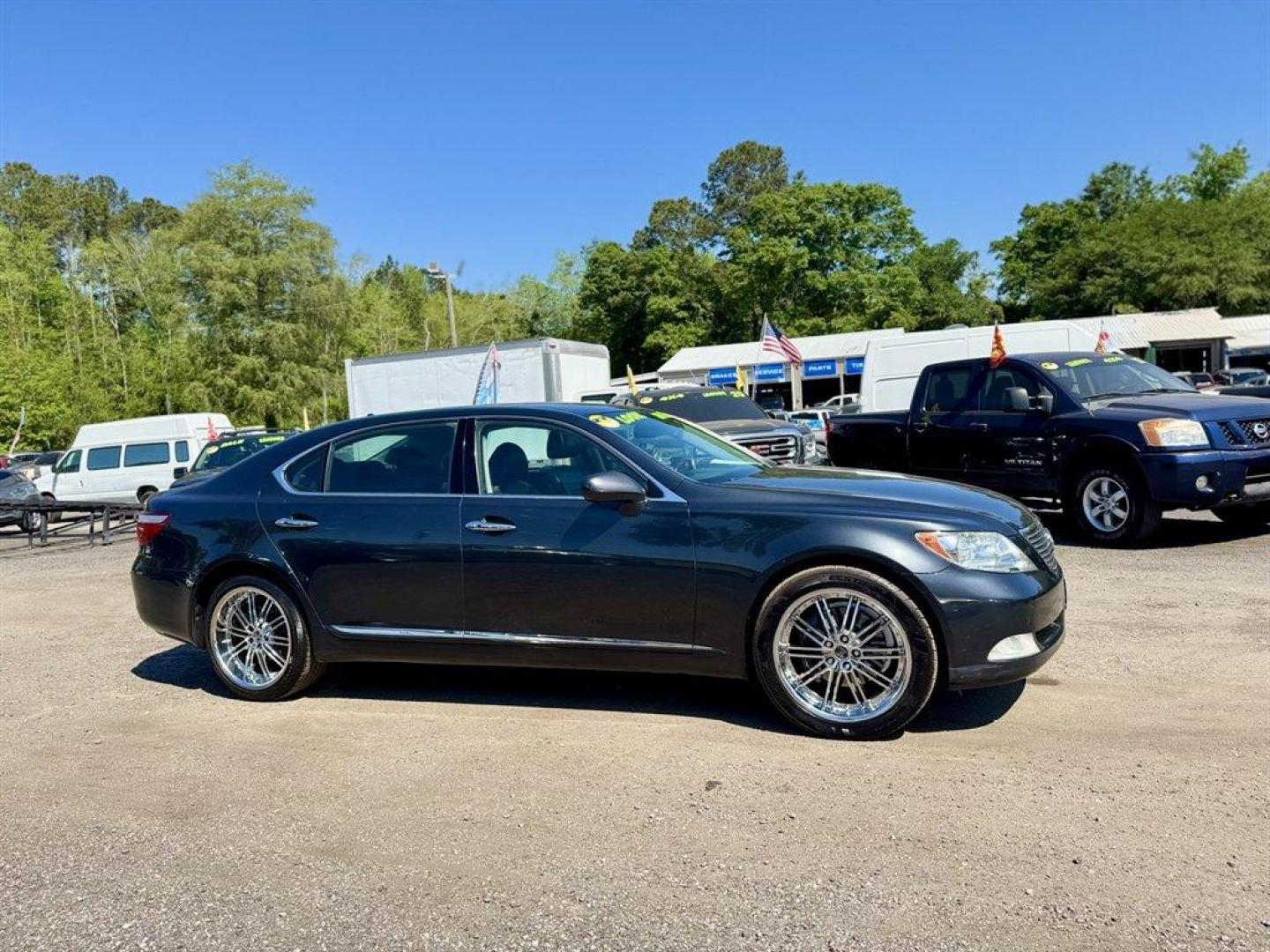 2008 Grey /Black Lexus LS 460 (JTHGL46F785) with an 4.6l V8 EFI Dohc 4.6l engine, Automatic transmission, located at 745 East Steele Rd., West Columbia, SC, 29170, (803) 755-9148, 33.927212, -81.148483- Photo#2