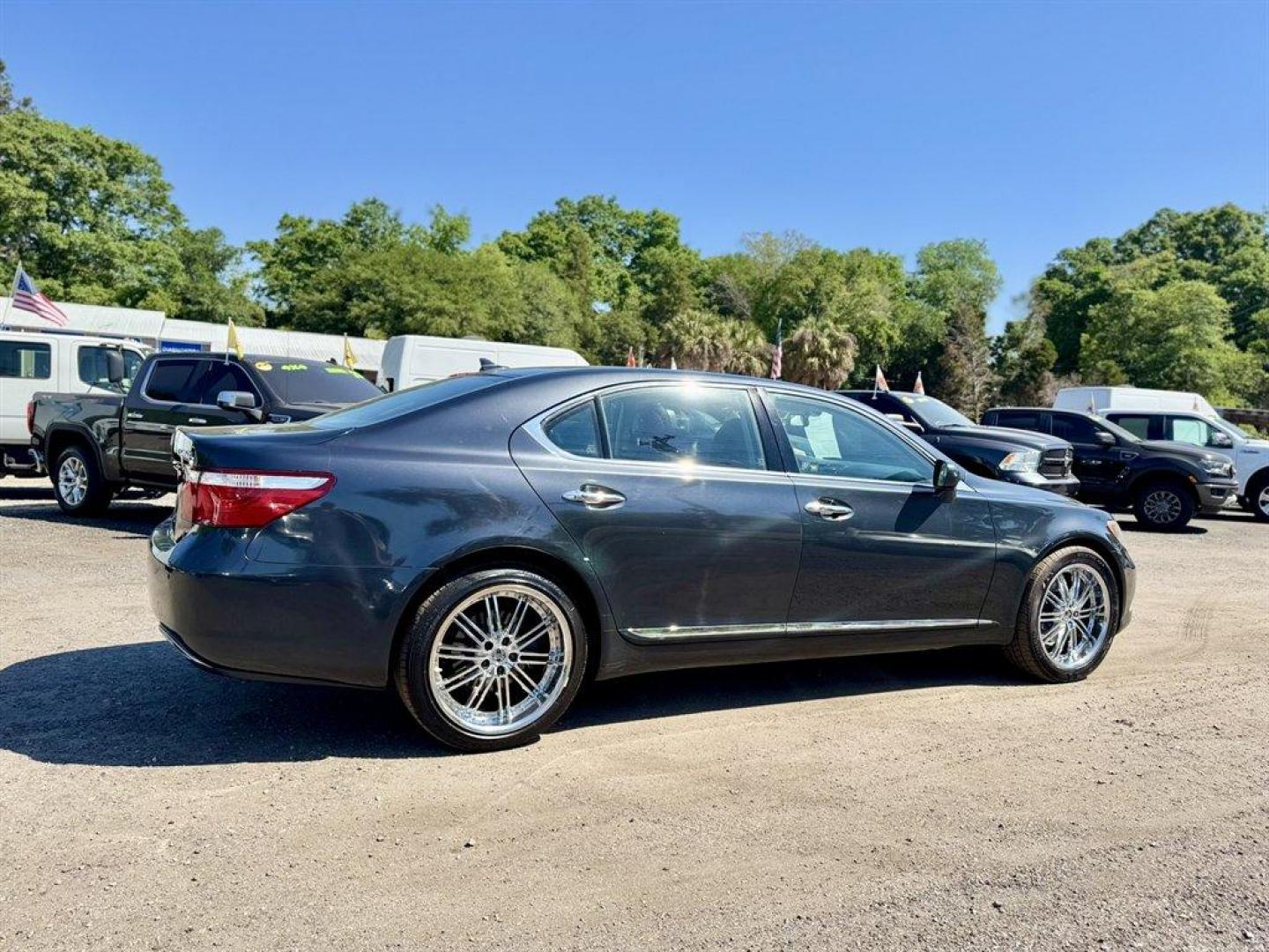 2008 Grey /Black Lexus LS 460 (JTHGL46F785) with an 4.6l V8 EFI Dohc 4.6l engine, Automatic transmission, located at 745 East Steele Rd., West Columbia, SC, 29170, (803) 755-9148, 33.927212, -81.148483- Photo#3