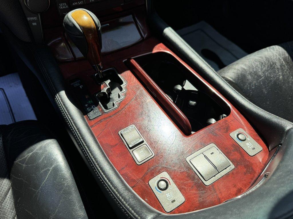 2008 Grey /Black Lexus LS 460 (JTHGL46F785) with an 4.6l V8 EFI Dohc 4.6l engine, Automatic transmission, located at 745 East Steele Rd., West Columbia, SC, 29170, (803) 755-9148, 33.927212, -81.148483 - Photo#13