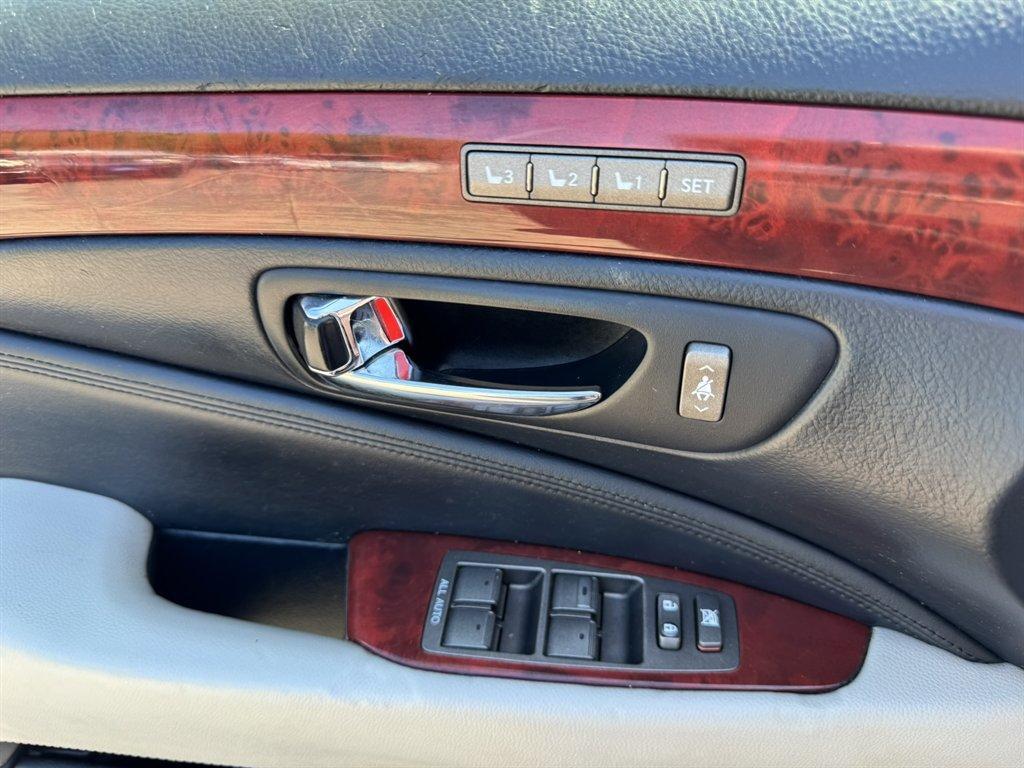 2008 Grey /Black Lexus LS 460 (JTHGL46F785) with an 4.6l V8 EFI Dohc 4.6l engine, Automatic transmission, located at 745 East Steele Rd., West Columbia, SC, 29170, (803) 755-9148, 33.927212, -81.148483 - Photo#19