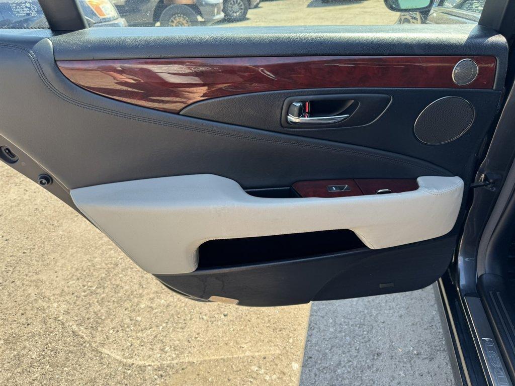 2008 Grey /Black Lexus LS 460 (JTHGL46F785) with an 4.6l V8 EFI Dohc 4.6l engine, Automatic transmission, located at 745 East Steele Rd., West Columbia, SC, 29170, (803) 755-9148, 33.927212, -81.148483 - Photo#22