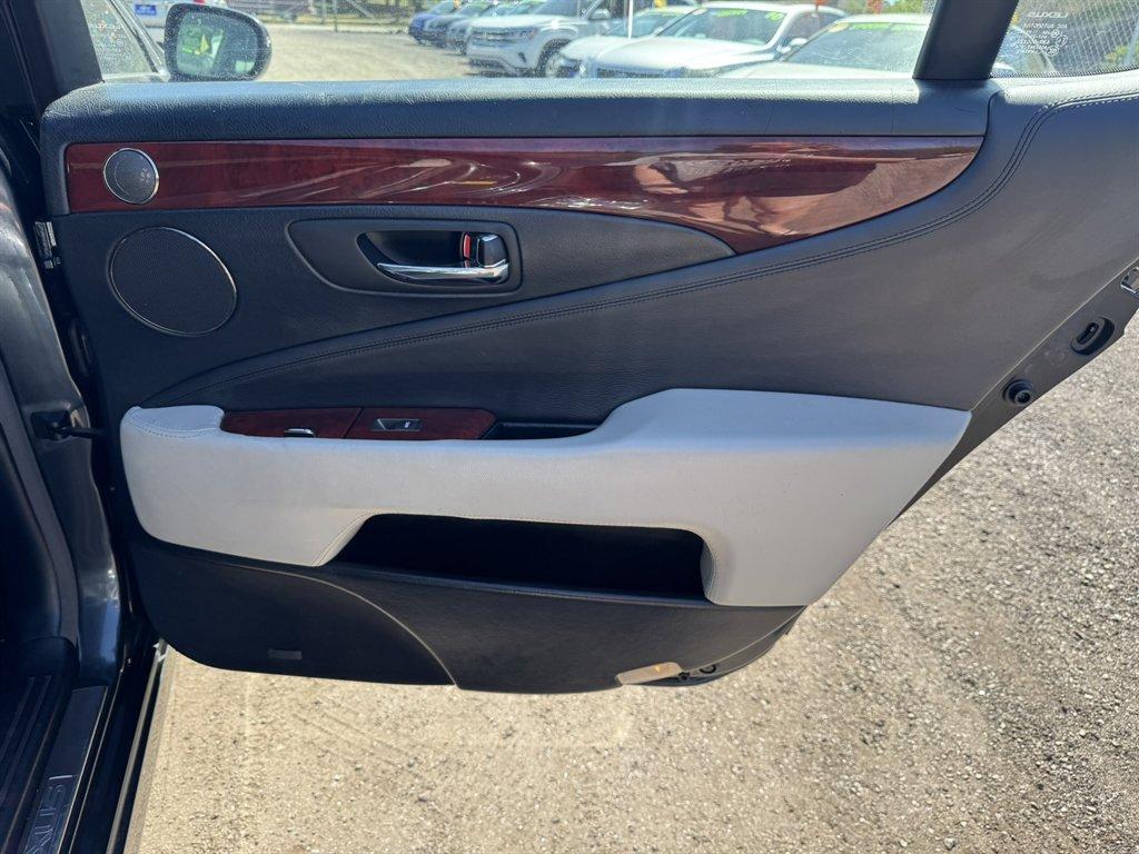 2008 Grey /Black Lexus LS 460 (JTHGL46F785) with an 4.6l V8 EFI Dohc 4.6l engine, Automatic transmission, located at 745 East Steele Rd., West Columbia, SC, 29170, (803) 755-9148, 33.927212, -81.148483 - Photo#24