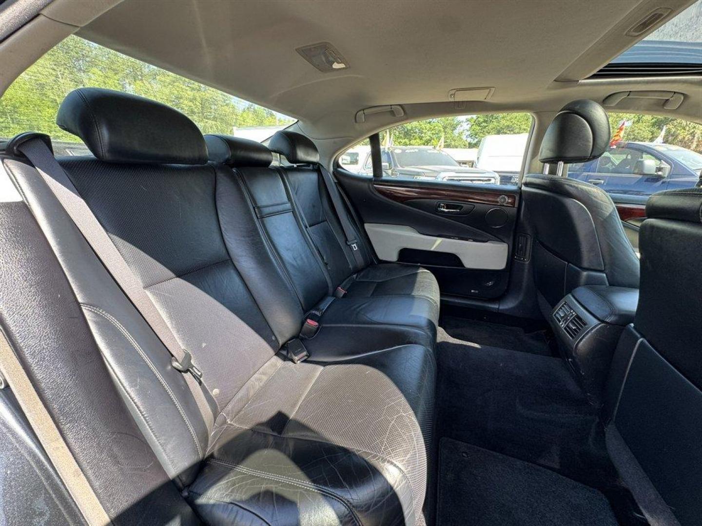 2008 Grey /Black Lexus LS 460 (JTHGL46F785) with an 4.6l V8 EFI Dohc 4.6l engine, Automatic transmission, located at 745 East Steele Rd., West Columbia, SC, 29170, (803) 755-9148, 33.927212, -81.148483- Photo#25