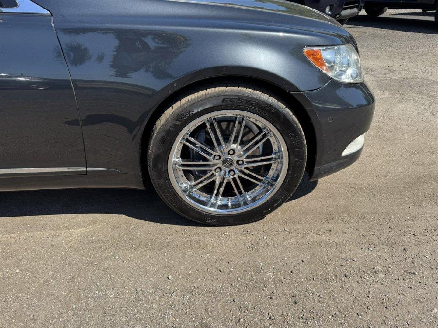 2008 Grey /Black Lexus LS 460 (JTHGL46F785) with an 4.6l V8 EFI Dohc 4.6l engine, Automatic transmission, located at 745 East Steele Rd., West Columbia, SC, 29170, (803) 755-9148, 33.927212, -81.148483- Photo#30