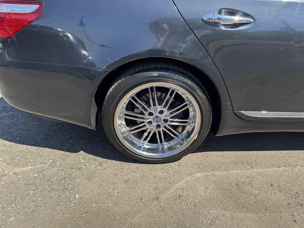 2008 Grey /Black Lexus LS 460 (JTHGL46F785) with an 4.6l V8 EFI Dohc 4.6l engine, Automatic transmission, located at 745 East Steele Rd., West Columbia, SC, 29170, (803) 755-9148, 33.927212, -81.148483 - Photo#31