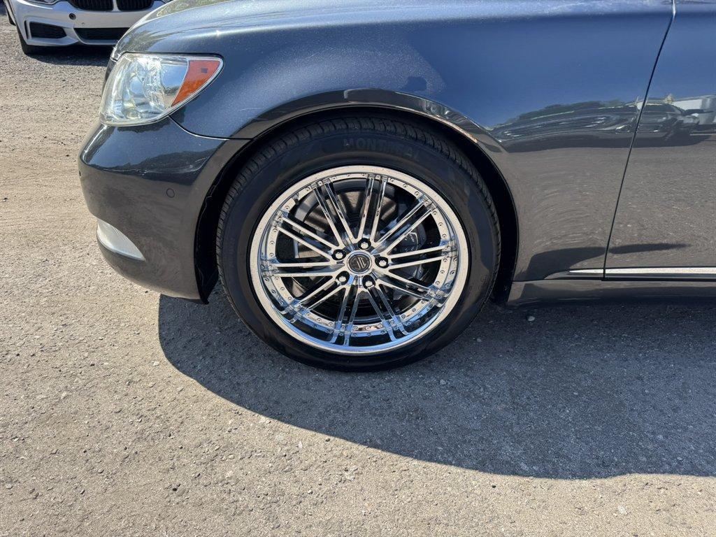 2008 Grey /Black Lexus LS 460 (JTHGL46F785) with an 4.6l V8 EFI Dohc 4.6l engine, Automatic transmission, located at 745 East Steele Rd., West Columbia, SC, 29170, (803) 755-9148, 33.927212, -81.148483 - Photo#33