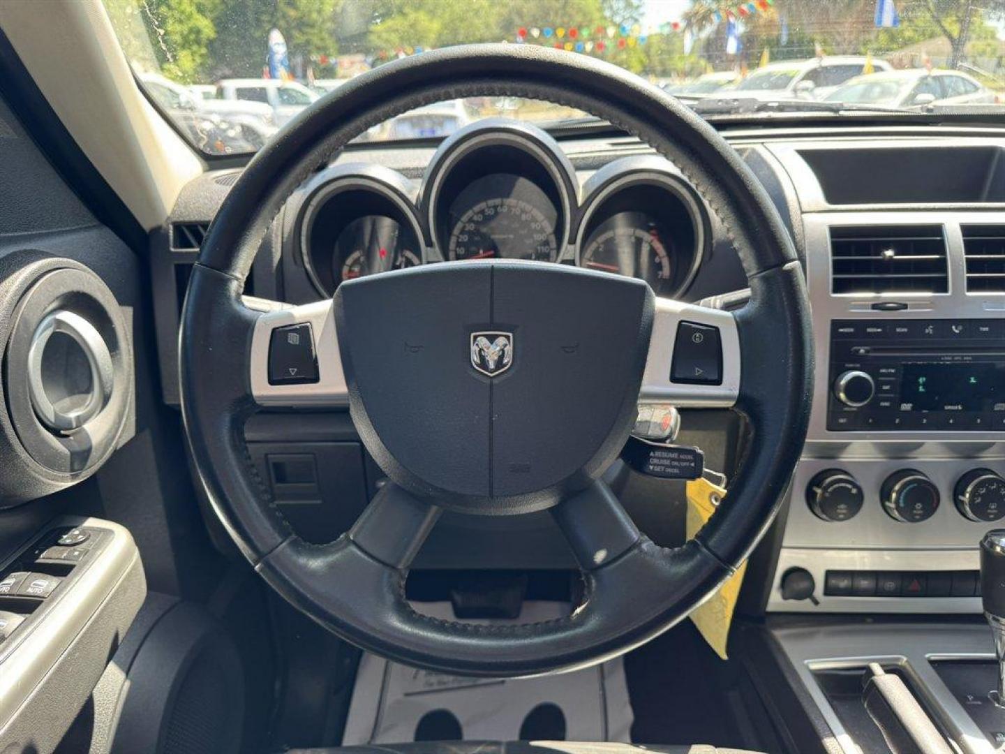 2008 White /Black Dodge Nitro (1D8GT58698W) with an 4.0l V6 SFI 4.0l engine, Automatic transmission, located at 745 East Steele Rd., West Columbia, SC, 29170, (803) 755-9148, 33.927212, -81.148483 - Photo#7