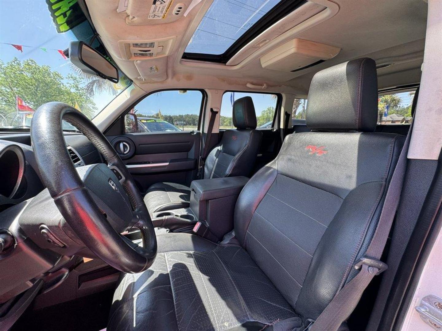 2008 White /Black Dodge Nitro (1D8GT58698W) with an 4.0l V6 SFI 4.0l engine, Automatic transmission, located at 745 East Steele Rd., West Columbia, SC, 29170, (803) 755-9148, 33.927212, -81.148483 - Photo#18
