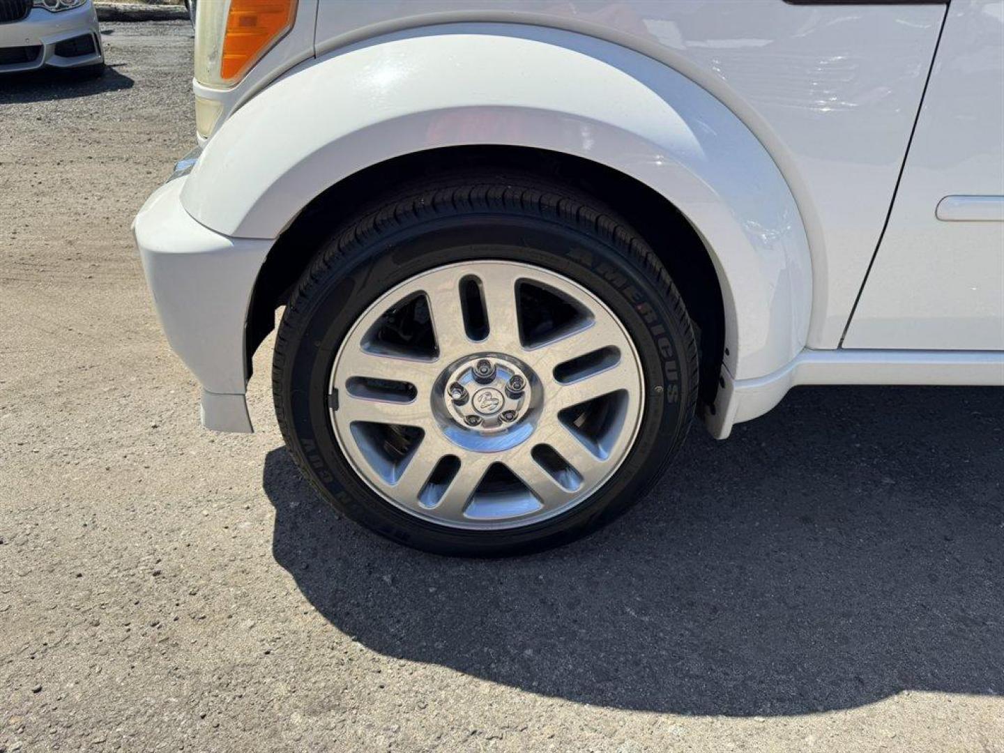 2008 White /Black Dodge Nitro (1D8GT58698W) with an 4.0l V6 SFI 4.0l engine, Automatic transmission, located at 745 East Steele Rd., West Columbia, SC, 29170, (803) 755-9148, 33.927212, -81.148483 - Photo#29