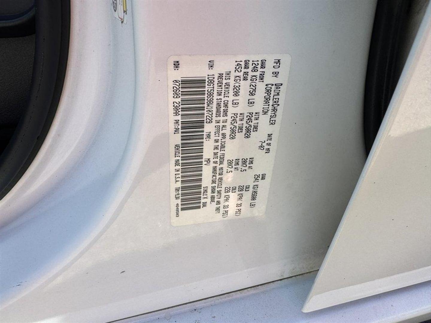 2008 White /Black Dodge Nitro (1D8GT58698W) with an 4.0l V6 SFI 4.0l engine, Automatic transmission, located at 745 East Steele Rd., West Columbia, SC, 29170, (803) 755-9148, 33.927212, -81.148483 - Photo#30