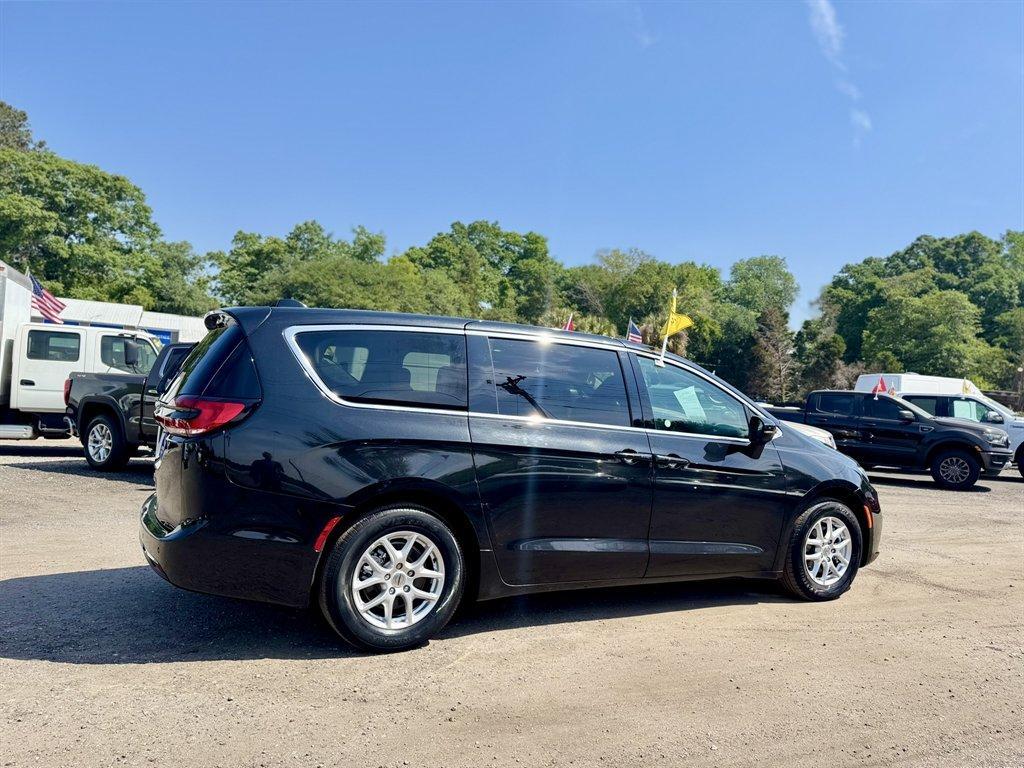 2023 Black /Black Chrysler Pacifica (2C4RC1BG8PR) with an 3.6l V6 Smpi Dohc VVT 3.6 engine, Automatic transmission, located at 745 East Steele Rd., West Columbia, SC, 29170, (803) 755-9148, 33.927212, -81.148483 - Photo#3