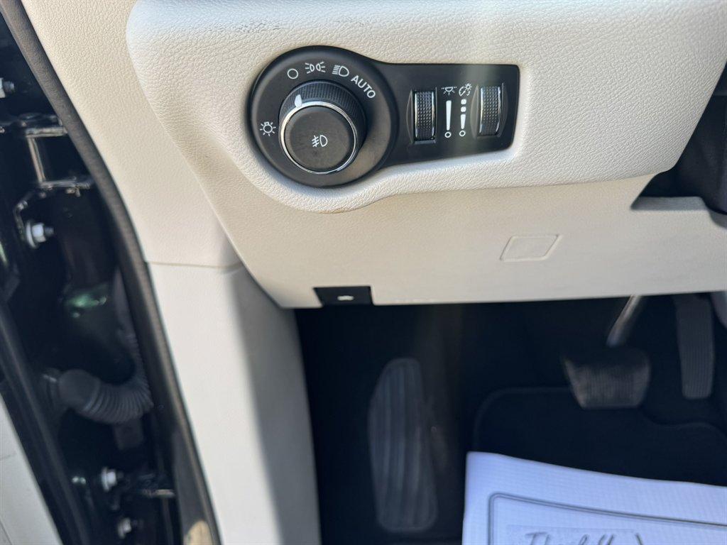 2023 Black /Black Chrysler Pacifica (2C4RC1BG8PR) with an 3.6l V6 Smpi Dohc VVT 3.6 engine, Automatic transmission, located at 745 East Steele Rd., West Columbia, SC, 29170, (803) 755-9148, 33.927212, -81.148483 - Photo#18