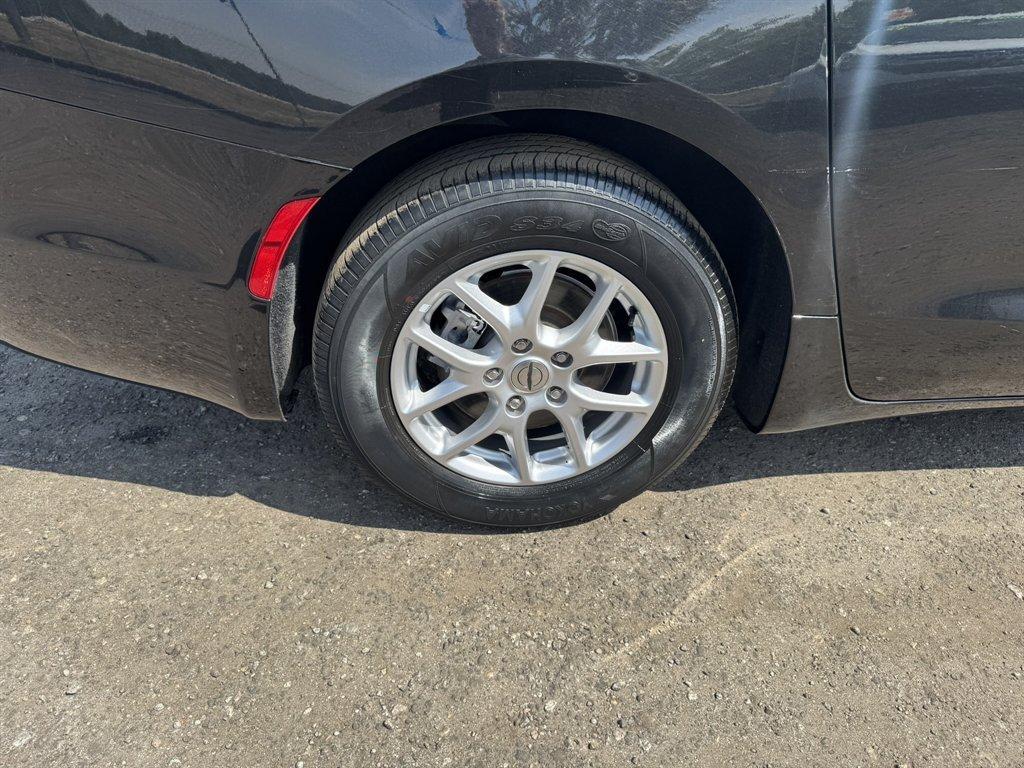2023 Black /Black Chrysler Pacifica (2C4RC1BG8PR) with an 3.6l V6 Smpi Dohc VVT 3.6 engine, Automatic transmission, located at 745 East Steele Rd., West Columbia, SC, 29170, (803) 755-9148, 33.927212, -81.148483 - Photo#31