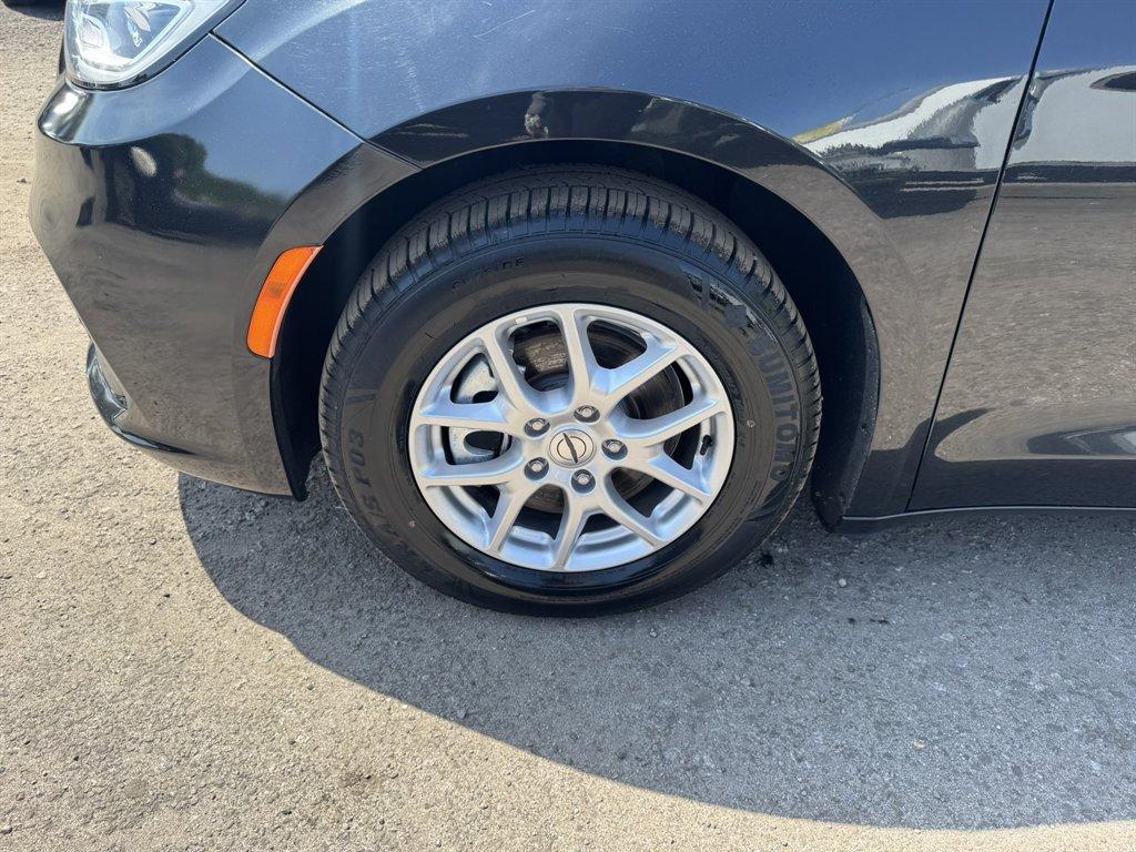 2023 Black /Black Chrysler Pacifica (2C4RC1BG8PR) with an 3.6l V6 Smpi Dohc VVT 3.6 engine, Automatic transmission, located at 745 East Steele Rd., West Columbia, SC, 29170, (803) 755-9148, 33.927212, -81.148483 - Photo#33