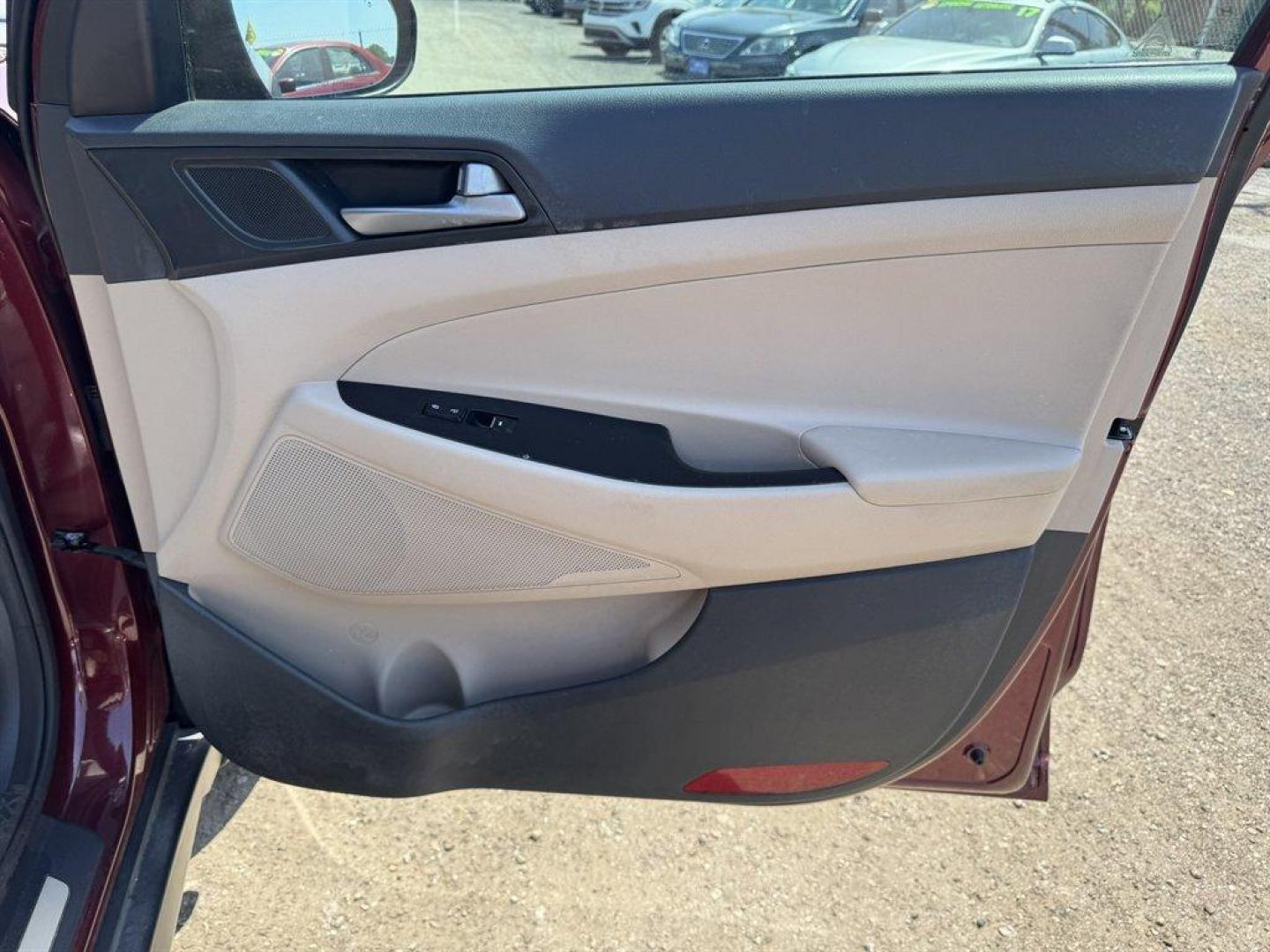 2016 Red /Grey Hyundai Tucson (KM8J33A23GU) with an 1.6l I-4 DI Dohc Cvvt T/C engine, Automatic transmission, located at 745 East Steele Rd., West Columbia, SC, 29170, (803) 755-9148, 33.927212, -81.148483 - Photo#27