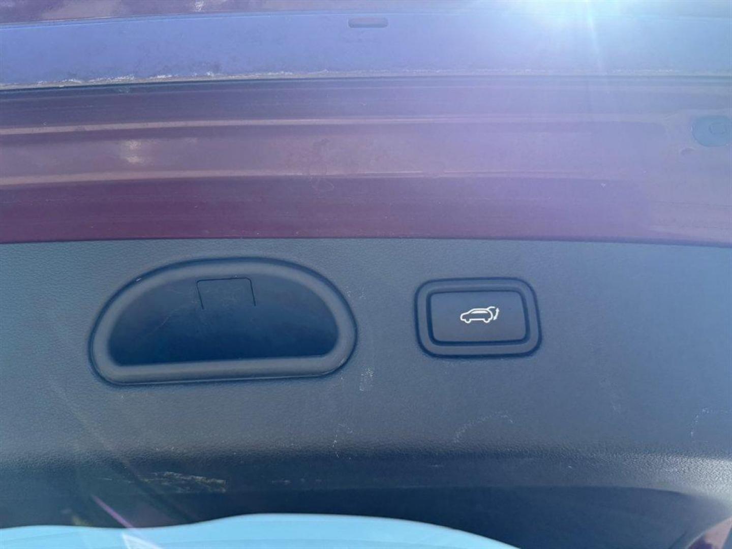 2016 Red /Grey Hyundai Tucson (KM8J33A23GU) with an 1.6l I-4 DI Dohc Cvvt T/C engine, Automatic transmission, located at 745 East Steele Rd., West Columbia, SC, 29170, (803) 755-9148, 33.927212, -81.148483 - Photo#31