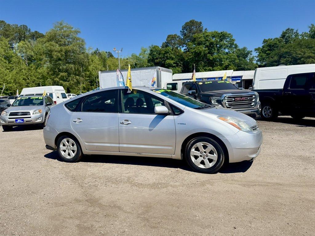2007 Silver /Grey Toyota Prius (JTDKB20UX73) with an 1.5l I4 EFI Dohc HYB Vvti engine, Automatic transmission, located at 745 East Steele Rd., West Columbia, SC, 29170, (803) 755-9148, 33.927212, -81.148483 - Photo#2
