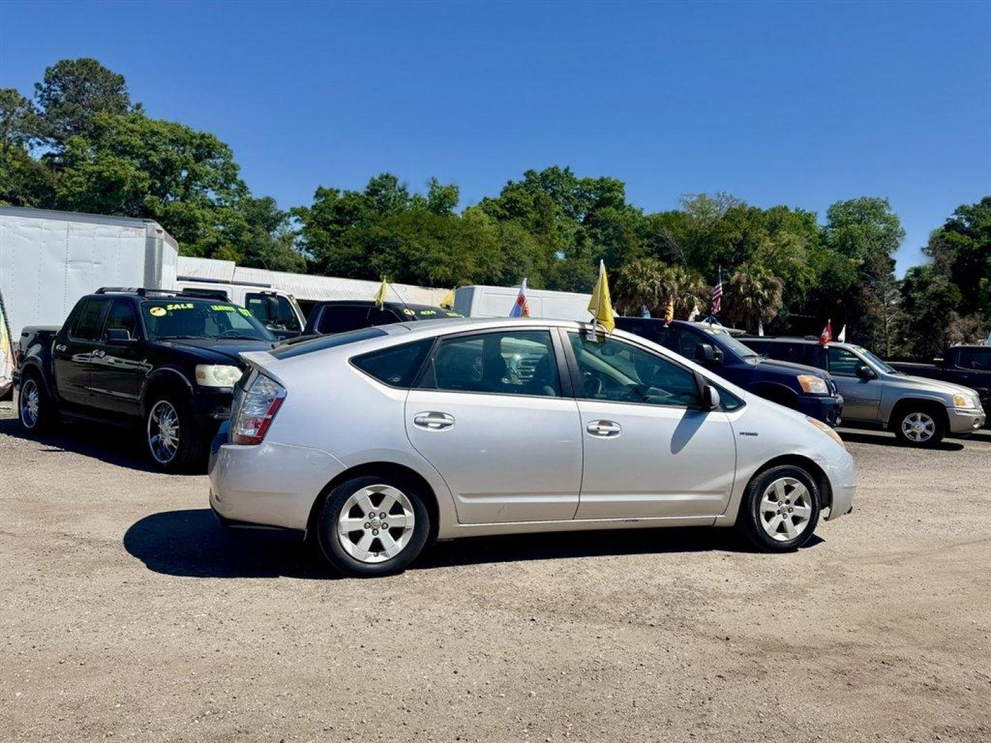 2007 Silver /Grey Toyota Prius (JTDKB20UX73) with an 1.5l I4 EFI Dohc HYB Vvti engine, Automatic transmission, located at 745 East Steele Rd., West Columbia, SC, 29170, (803) 755-9148, 33.927212, -81.148483 - Photo#3