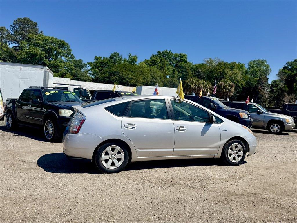 2007 Silver /Grey Toyota Prius (JTDKB20UX73) with an 1.5l I4 EFI Dohc HYB Vvti engine, Automatic transmission, located at 745 East Steele Rd., West Columbia, SC, 29170, (803) 755-9148, 33.927212, -81.148483 - Photo#3