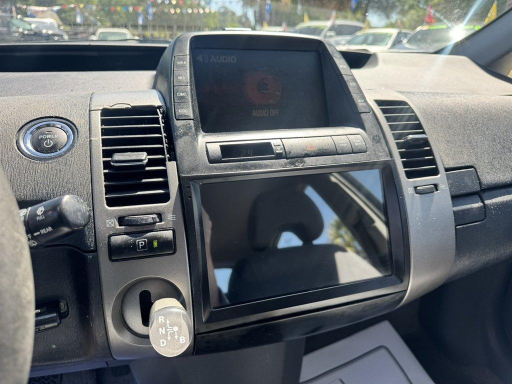 2007 Silver /Grey Toyota Prius (JTDKB20UX73) with an 1.5l I4 EFI Dohc HYB Vvti engine, Automatic transmission, located at 745 East Steele Rd., West Columbia, SC, 29170, (803) 755-9148, 33.927212, -81.148483 - Photo#12