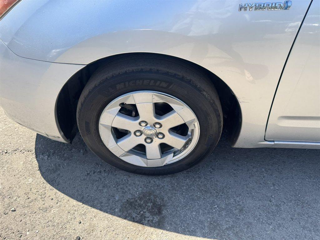2007 Silver /Grey Toyota Prius (JTDKB20UX73) with an 1.5l I4 EFI Dohc HYB Vvti engine, Automatic transmission, located at 745 East Steele Rd., West Columbia, SC, 29170, (803) 755-9148, 33.927212, -81.148483 - Photo#26