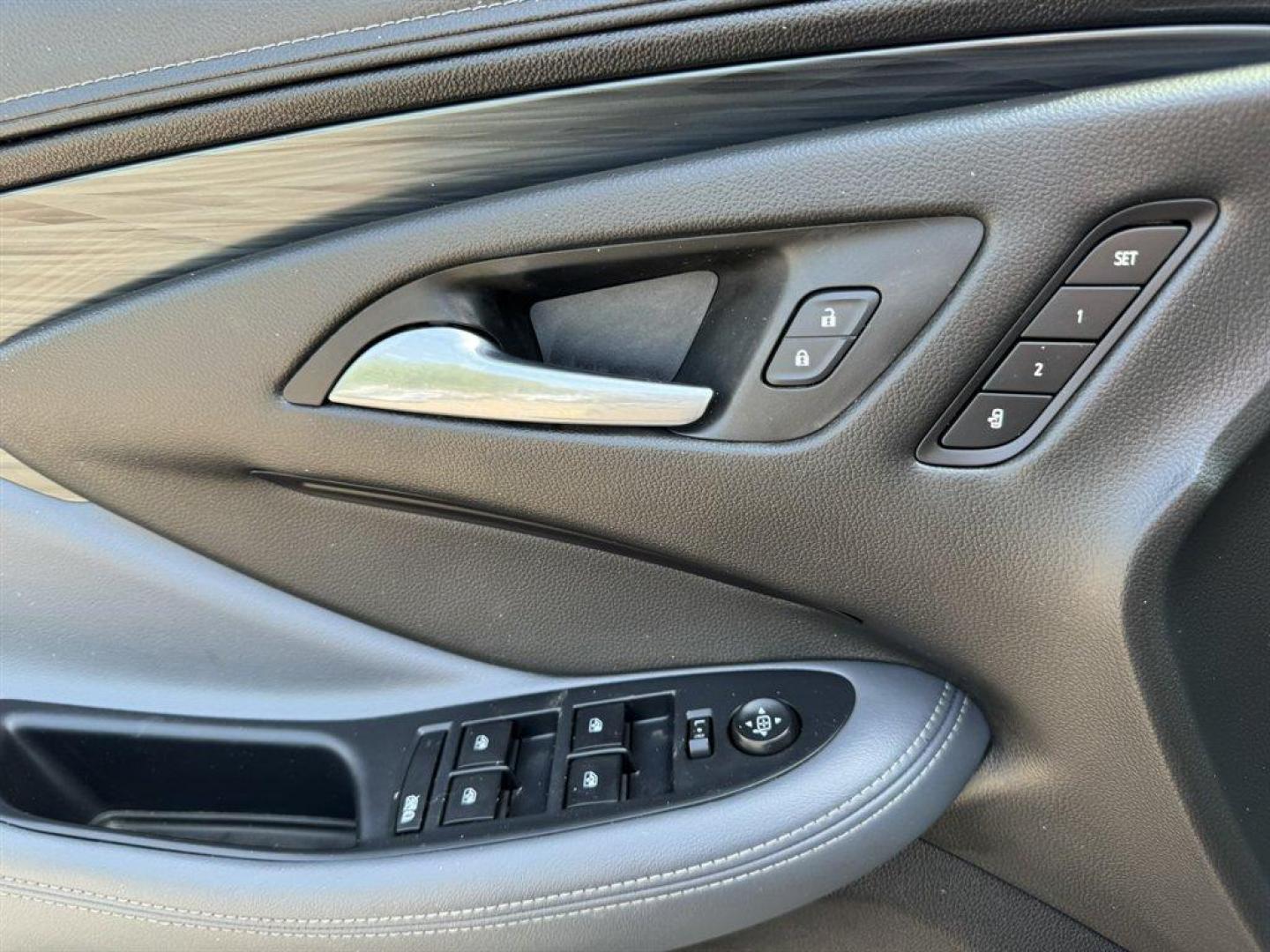 2020 Blue /Grey Buick Envision (LRBFXCSA3LD) with an 2.5l I-4 DI Dohc VVT Flex engine, Automatic transmission, located at 745 East Steele Rd., West Columbia, SC, 29170, (803) 755-9148, 33.927212, -81.148483 - Photo#20