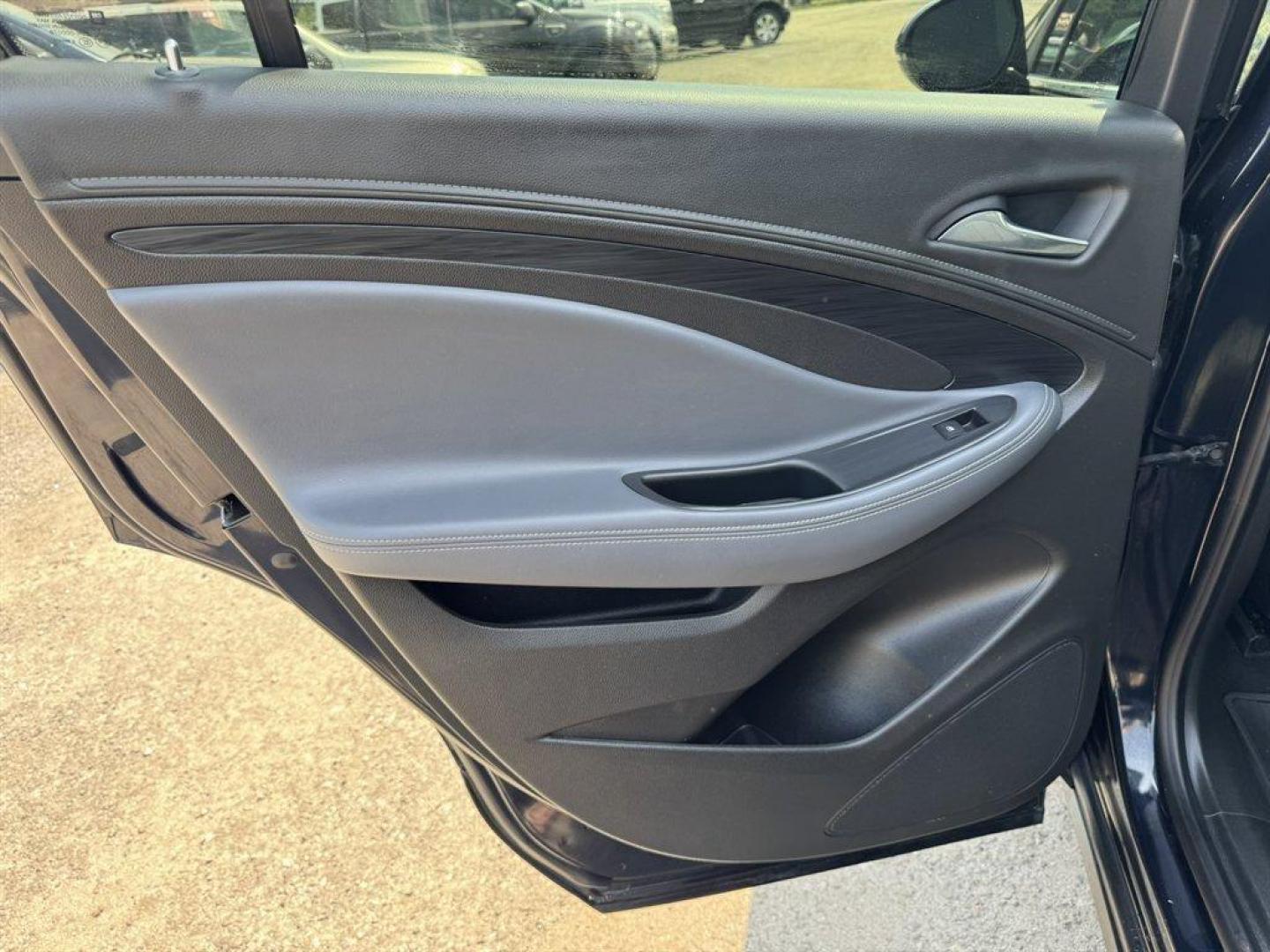 2020 Blue /Grey Buick Envision (LRBFXCSA3LD) with an 2.5l I-4 DI Dohc VVT Flex engine, Automatic transmission, located at 745 East Steele Rd., West Columbia, SC, 29170, (803) 755-9148, 33.927212, -81.148483 - Photo#23