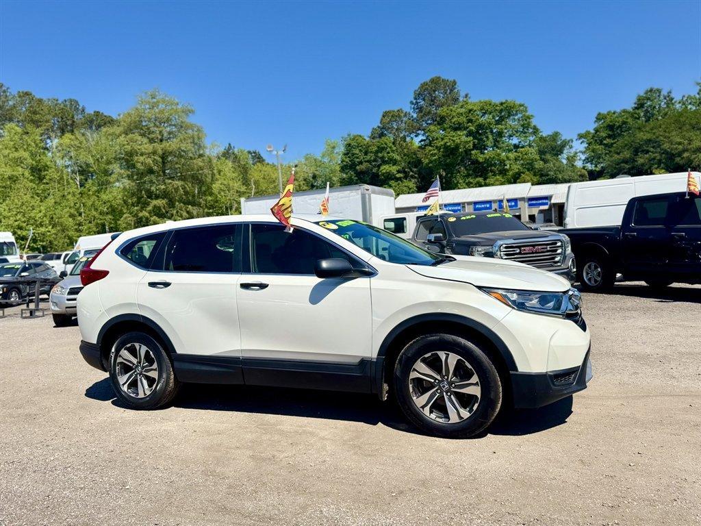 2018 White /Taupe Honda CR-V (2HKRW5H31JH) with an 2.4l I-4 DI Dohc 2.4l engine, Automatic transmission, located at 745 East Steele Rd., West Columbia, SC, 29170, (803) 755-9148, 33.927212, -81.148483 - Photo#2