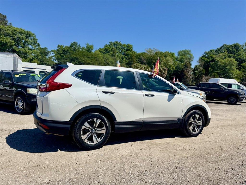 2018 White /Taupe Honda CR-V (2HKRW5H31JH) with an 2.4l I-4 DI Dohc 2.4l engine, Automatic transmission, located at 745 East Steele Rd., West Columbia, SC, 29170, (803) 755-9148, 33.927212, -81.148483 - Photo#3