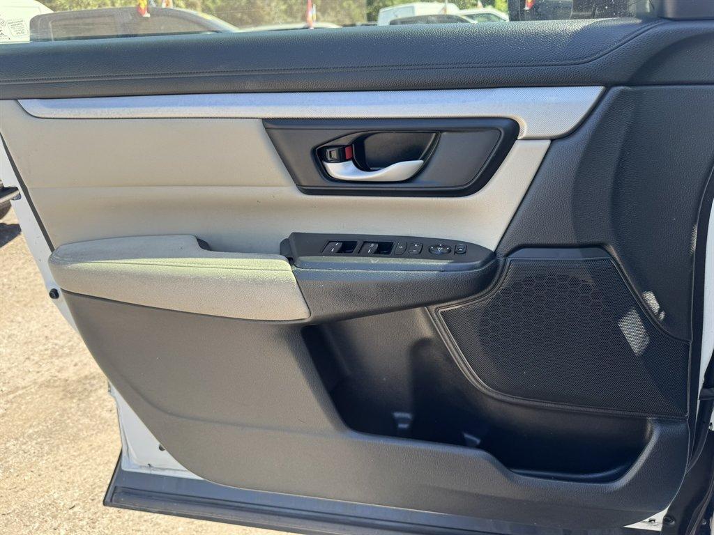 2018 White /Taupe Honda CR-V (2HKRW5H31JH) with an 2.4l I-4 DI Dohc 2.4l engine, Automatic transmission, located at 745 East Steele Rd., West Columbia, SC, 29170, (803) 755-9148, 33.927212, -81.148483 - Photo#16