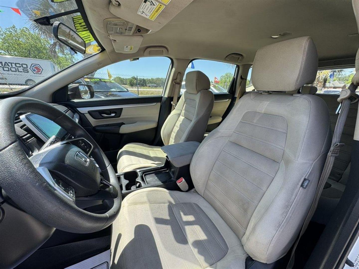 2018 White /Taupe Honda CR-V (2HKRW5H31JH) with an 2.4l I-4 DI Dohc 2.4l engine, Automatic transmission, located at 745 East Steele Rd., West Columbia, SC, 29170, (803) 755-9148, 33.927212, -81.148483 - Photo#18