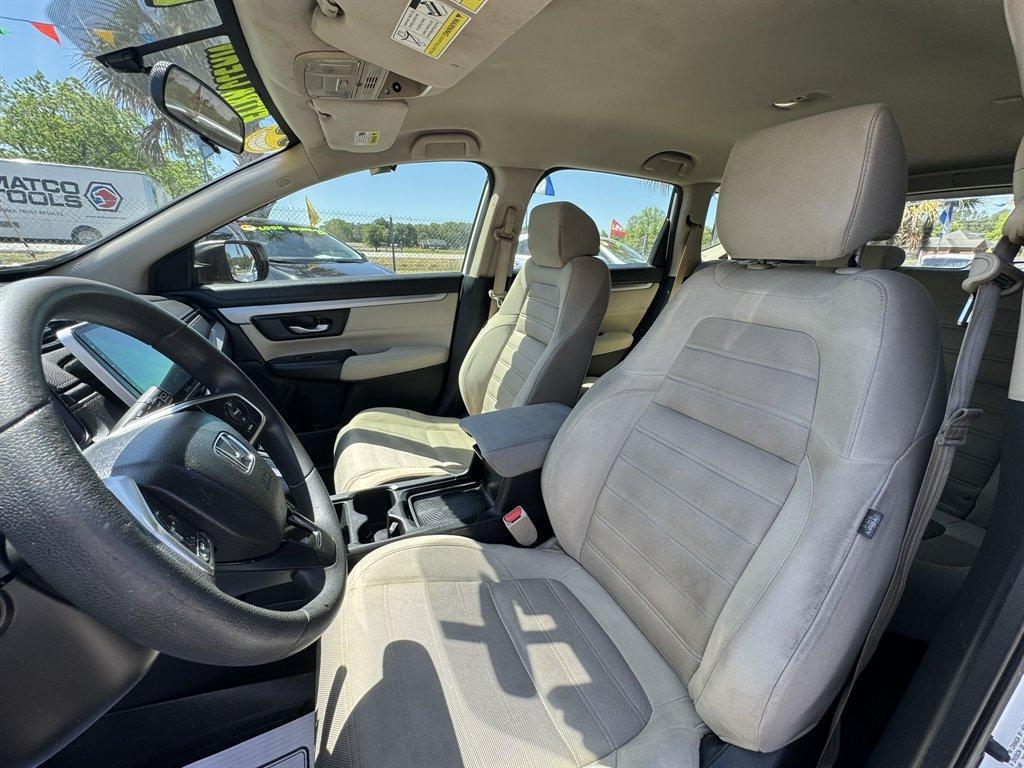 2018 White /Taupe Honda CR-V (2HKRW5H31JH) with an 2.4l I-4 DI Dohc 2.4l engine, Automatic transmission, located at 745 East Steele Rd., West Columbia, SC, 29170, (803) 755-9148, 33.927212, -81.148483 - Photo#18