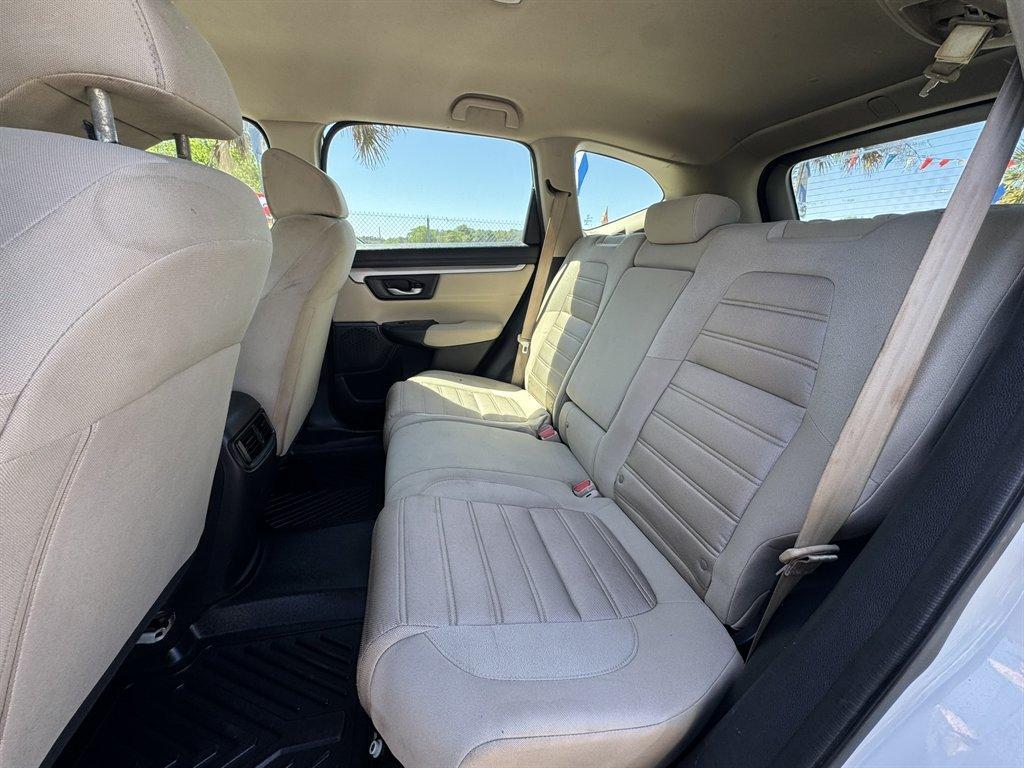 2018 White /Taupe Honda CR-V (2HKRW5H31JH) with an 2.4l I-4 DI Dohc 2.4l engine, Automatic transmission, located at 745 East Steele Rd., West Columbia, SC, 29170, (803) 755-9148, 33.927212, -81.148483 - Photo#20