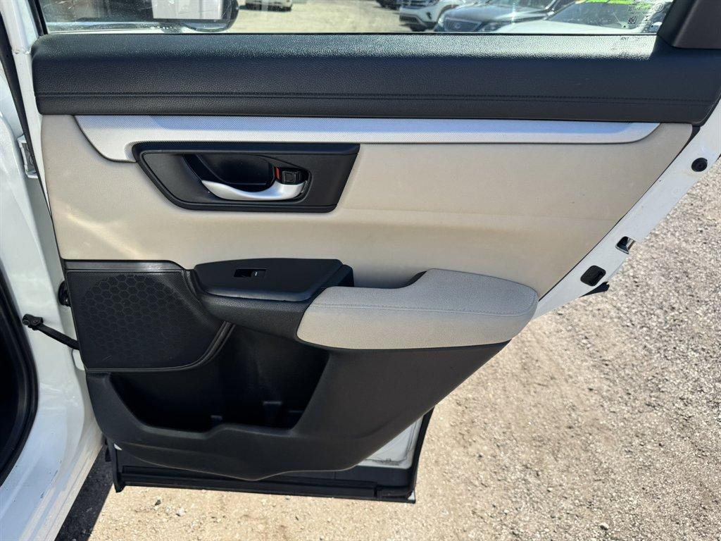 2018 White /Taupe Honda CR-V (2HKRW5H31JH) with an 2.4l I-4 DI Dohc 2.4l engine, Automatic transmission, located at 745 East Steele Rd., West Columbia, SC, 29170, (803) 755-9148, 33.927212, -81.148483 - Photo#21