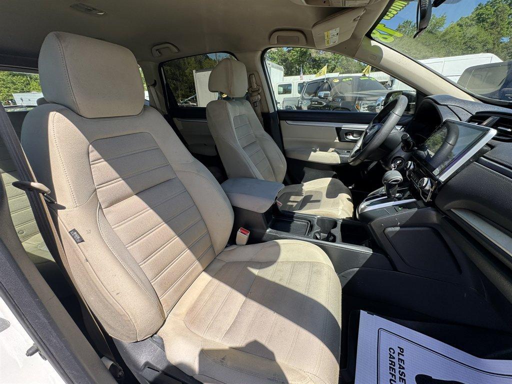2018 White /Taupe Honda CR-V (2HKRW5H31JH) with an 2.4l I-4 DI Dohc 2.4l engine, Automatic transmission, located at 745 East Steele Rd., West Columbia, SC, 29170, (803) 755-9148, 33.927212, -81.148483 - Photo#24