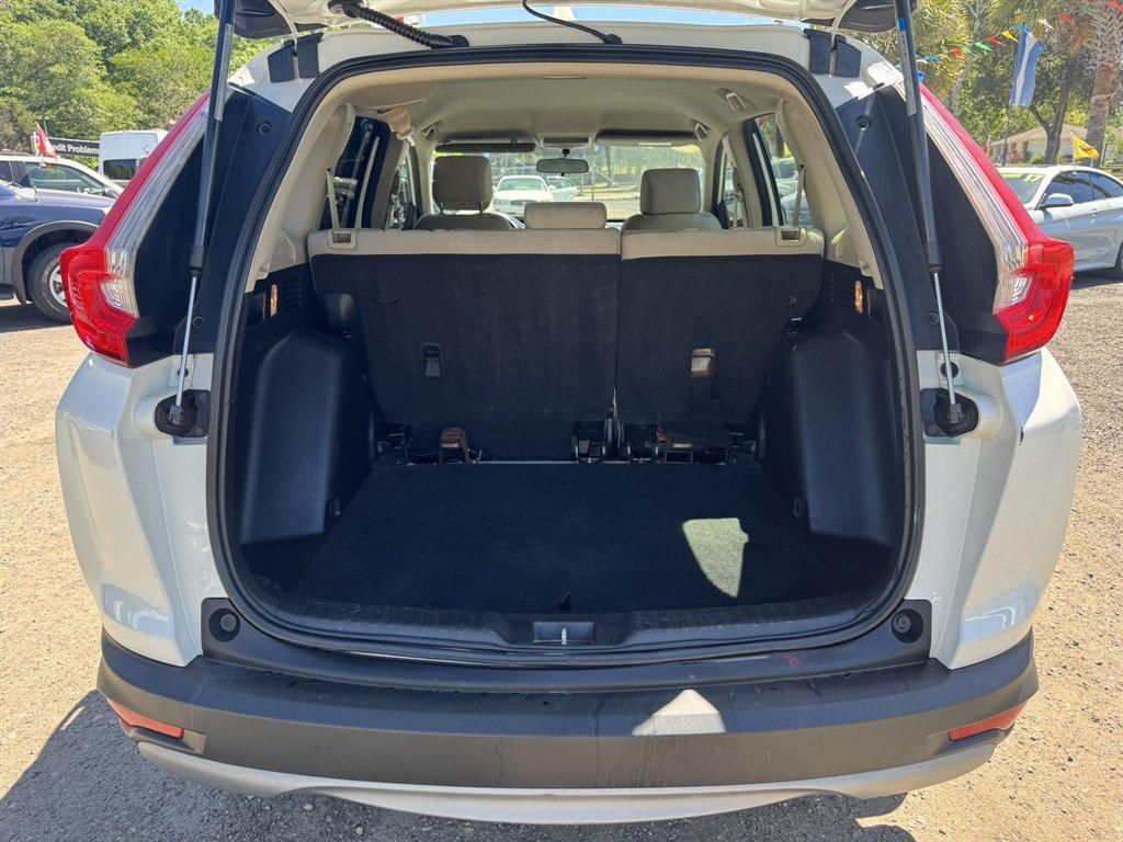 2018 White /Taupe Honda CR-V (2HKRW5H31JH) with an 2.4l I-4 DI Dohc 2.4l engine, Automatic transmission, located at 745 East Steele Rd., West Columbia, SC, 29170, (803) 755-9148, 33.927212, -81.148483 - Photo#25
