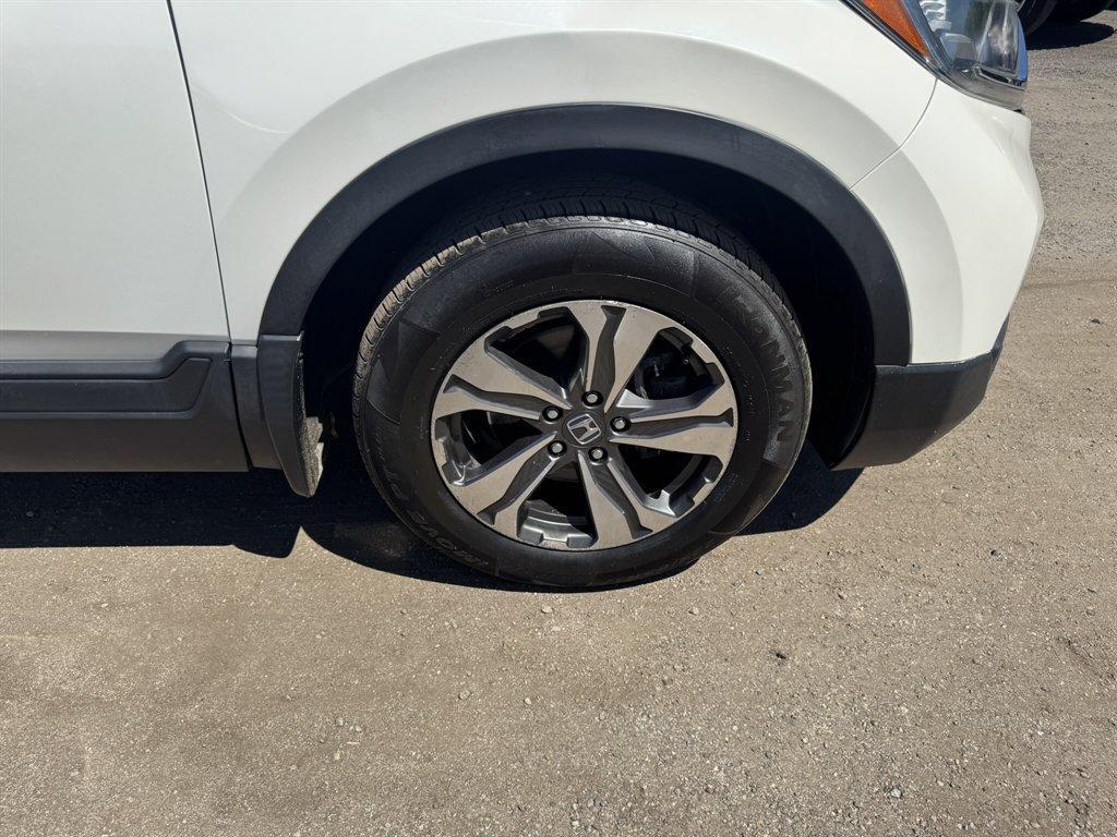 2018 White /Taupe Honda CR-V (2HKRW5H31JH) with an 2.4l I-4 DI Dohc 2.4l engine, Automatic transmission, located at 745 East Steele Rd., West Columbia, SC, 29170, (803) 755-9148, 33.927212, -81.148483 - Photo#26