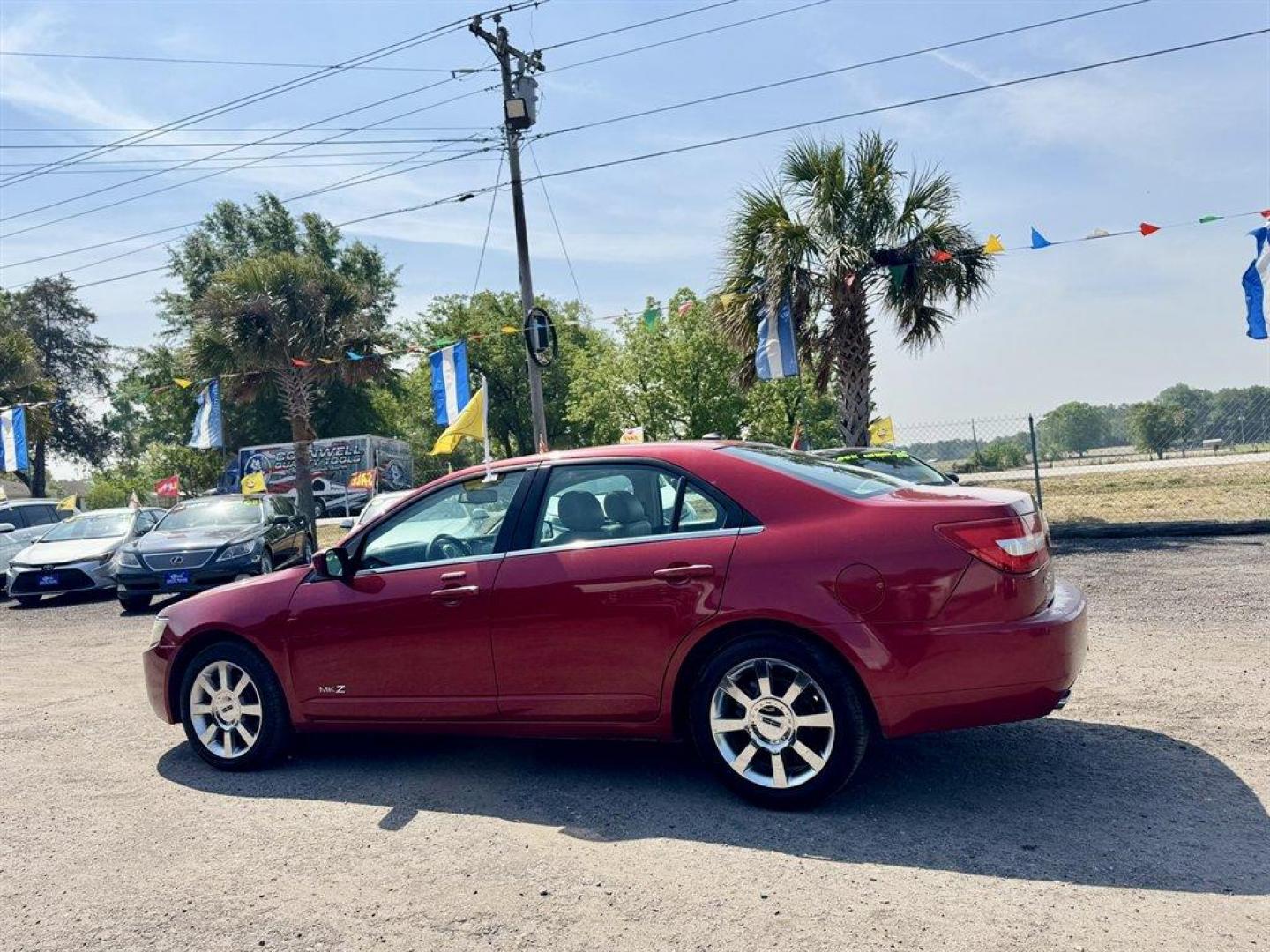 2007 Red /Tan Lincoln MKZ (3LNHM26T17R) with an 3.5l V6 SFI Dohc 24v 3.5l engine, Auto transmission, located at 745 East Steele Rd., West Columbia, SC, 29170, (803) 755-9148, 33.927212, -81.148483 - Photo#5