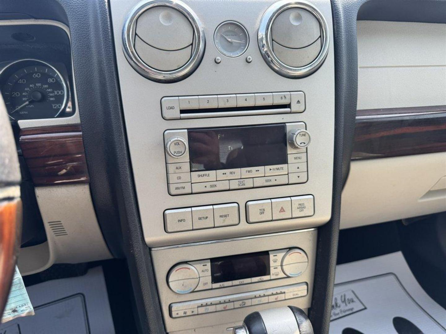 2007 Red /Tan Lincoln MKZ (3LNHM26T17R) with an 3.5l V6 SFI Dohc 24v 3.5l engine, Auto transmission, located at 745 East Steele Rd., West Columbia, SC, 29170, (803) 755-9148, 33.927212, -81.148483 - Photo#12