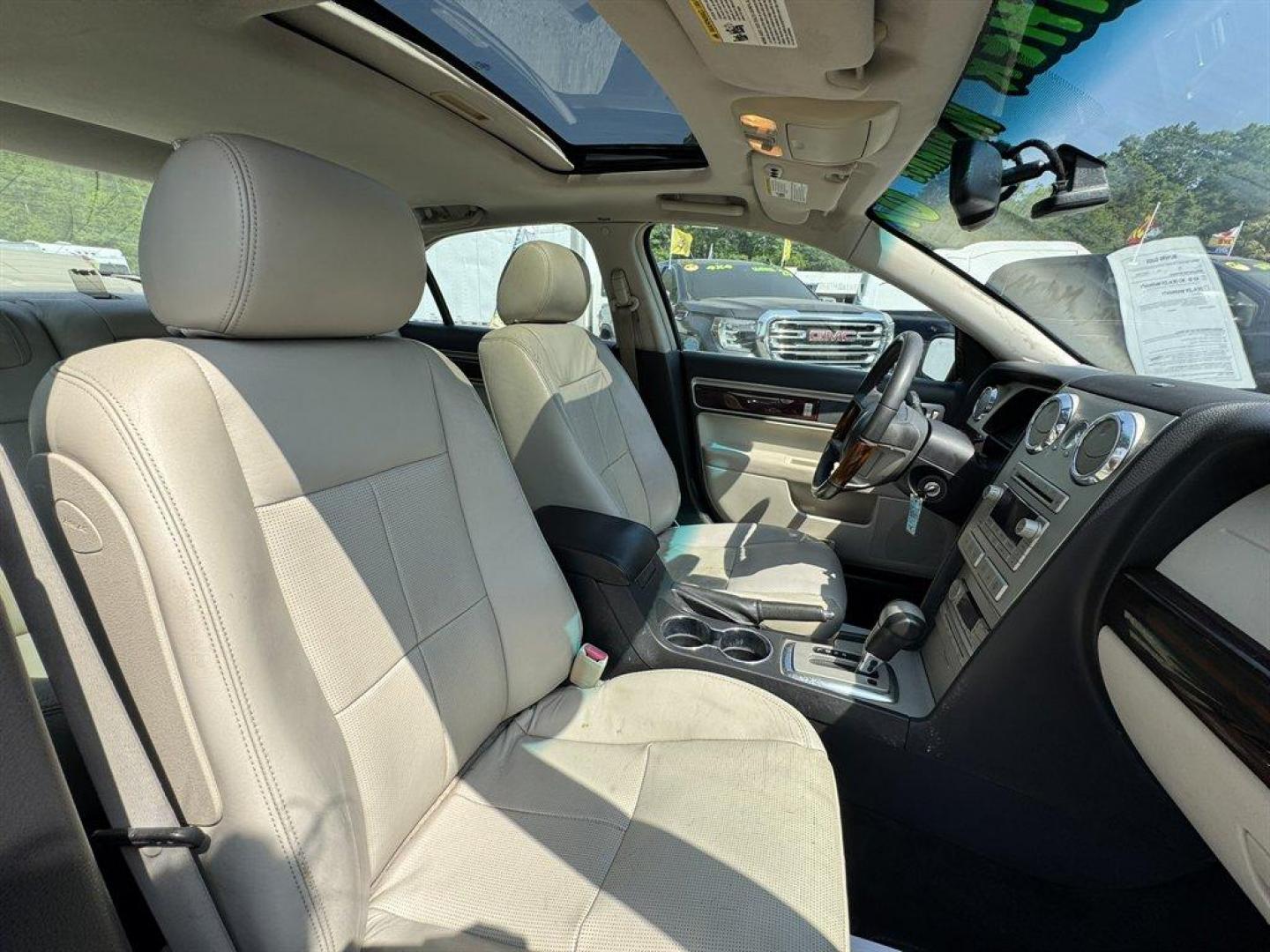 2007 Red /Tan Lincoln MKZ (3LNHM26T17R) with an 3.5l V6 SFI Dohc 24v 3.5l engine, Auto transmission, located at 745 East Steele Rd., West Columbia, SC, 29170, (803) 755-9148, 33.927212, -81.148483 - Photo#24