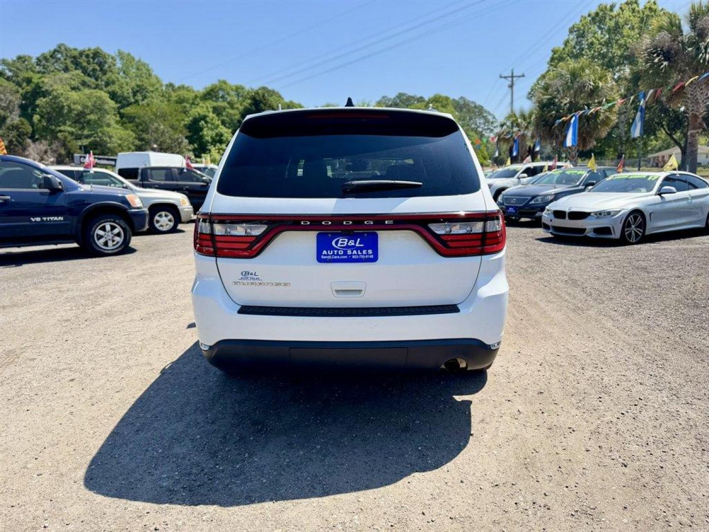 2023 White /Black Dodge Durango (1C4RDHAG9PC) with an 3.6l V6 Smpi Dohc VVT 3.6 engine, Automatic transmission, located at 745 East Steele Rd., West Columbia, SC, 29170, (803) 755-9148, 33.927212, -81.148483 - Photo#4