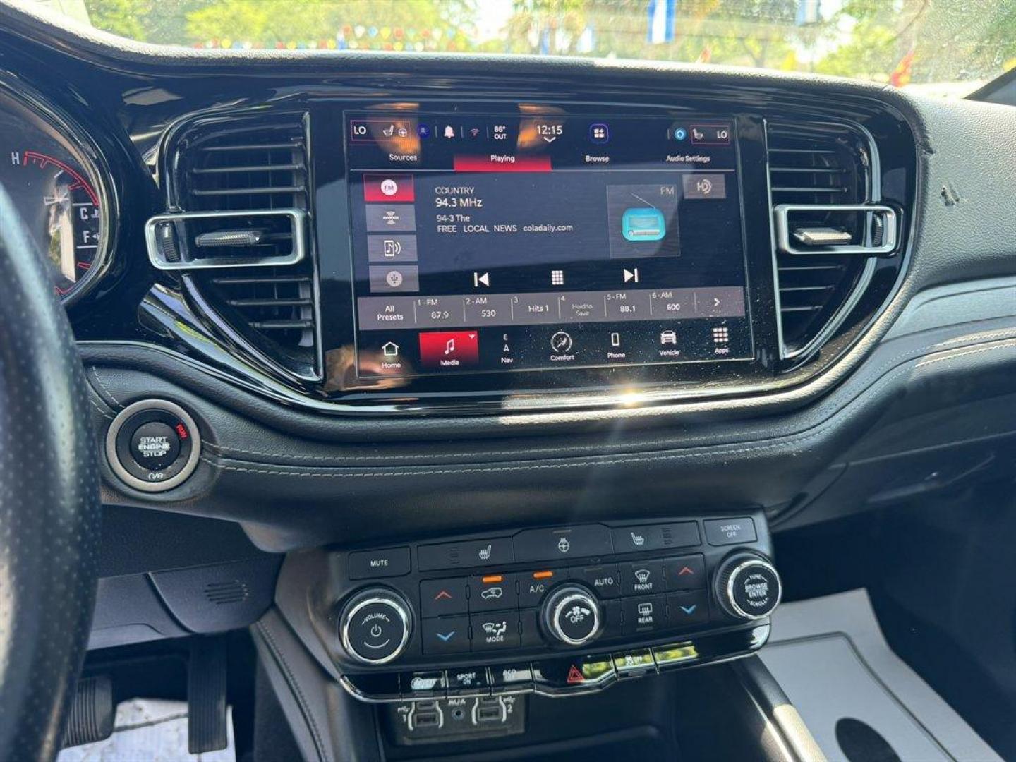 2023 White /Black Dodge Durango (1C4RDHAG9PC) with an 3.6l V6 Smpi Dohc VVT 3.6 engine, Automatic transmission, located at 745 East Steele Rd., West Columbia, SC, 29170, (803) 755-9148, 33.927212, -81.148483 - Photo#12