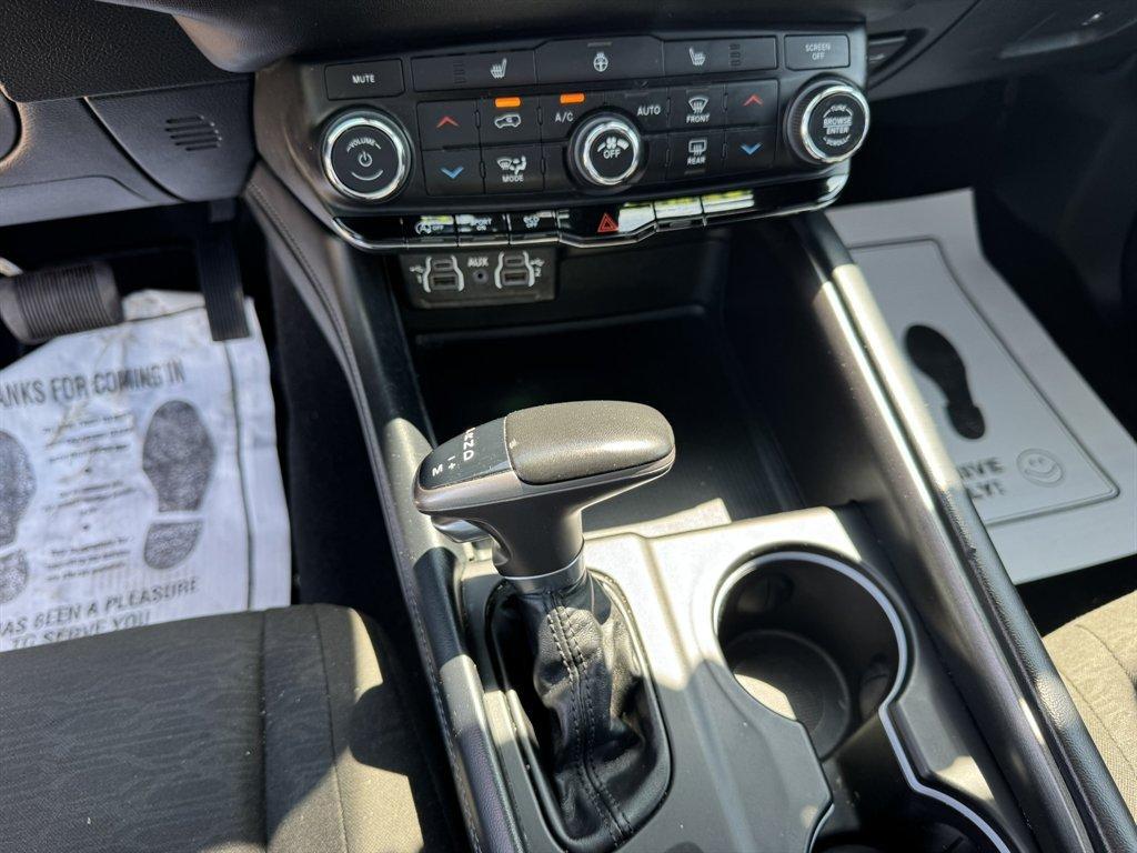 2023 White /Black Dodge Durango (1C4RDHAG9PC) with an 3.6l V6 Smpi Dohc VVT 3.6 engine, Automatic transmission, located at 745 East Steele Rd., West Columbia, SC, 29170, (803) 755-9148, 33.927212, -81.148483 - Photo#15