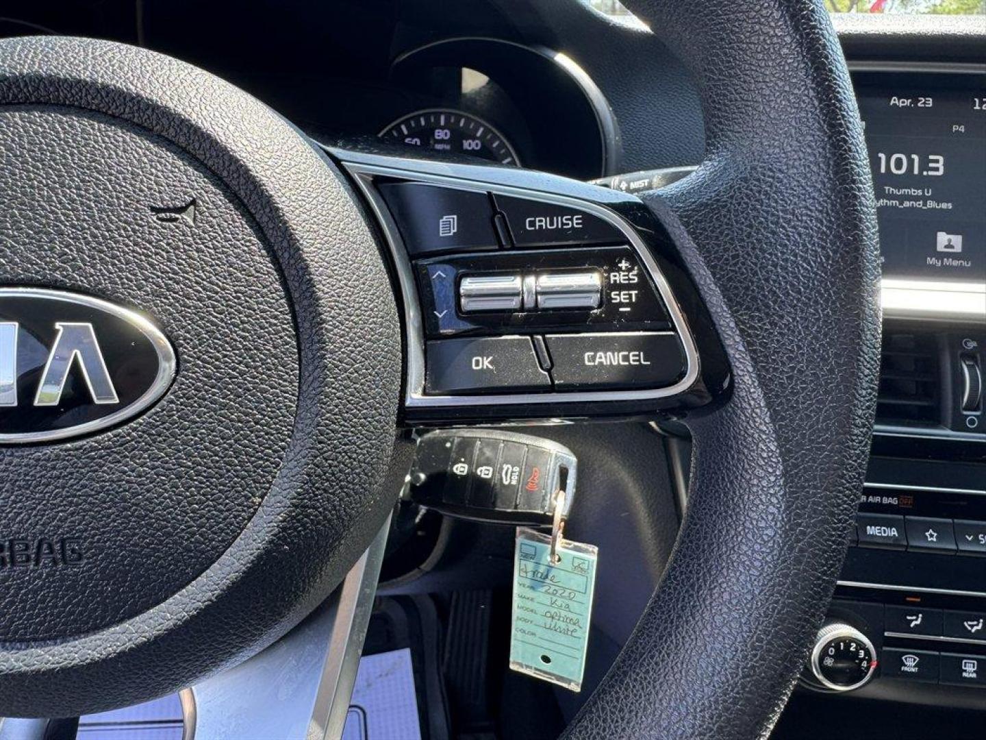 2020 White /Black Kia Optima (5XXGT4L3XLG) with an 2.4l I-4 DI Dohc 2.4l engine, Automatic transmission, located at 745 East Steele Rd., West Columbia, SC, 29170, (803) 755-9148, 33.927212, -81.148483 - Photo#9