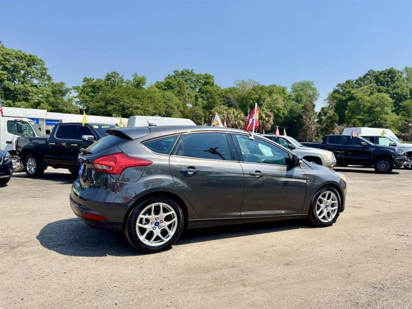 2015 Grey /Black Ford Focus (1FADP3K27FL) with an 2.0l I-4 DI TI-VCT 2.0l engine, Automatic transmission, located at 745 East Steele Rd., West Columbia, SC, 29170, (803) 755-9148, 33.927212, -81.148483 - Photo#3