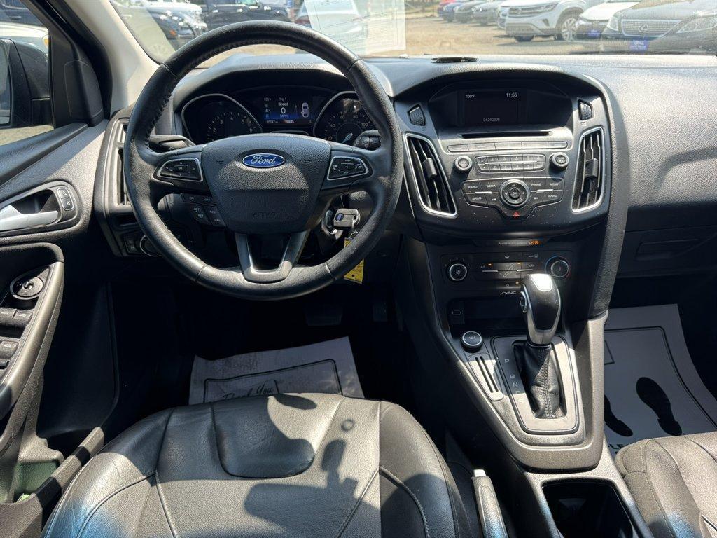 2015 Grey /Black Ford Focus (1FADP3K27FL) with an 2.0l I-4 DI TI-VCT 2.0l engine, Automatic transmission, located at 745 East Steele Rd., West Columbia, SC, 29170, (803) 755-9148, 33.927212, -81.148483 - Photo#6