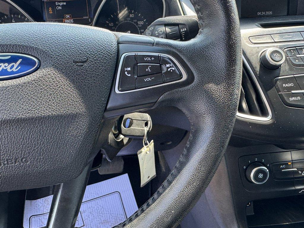 2015 Grey /Black Ford Focus (1FADP3K27FL) with an 2.0l I-4 DI TI-VCT 2.0l engine, Automatic transmission, located at 745 East Steele Rd., West Columbia, SC, 29170, (803) 755-9148, 33.927212, -81.148483 - Photo#9